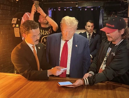 Donald Trump Embraces Bitcoin in New York: Pays for Burgers with Cryptocurrency